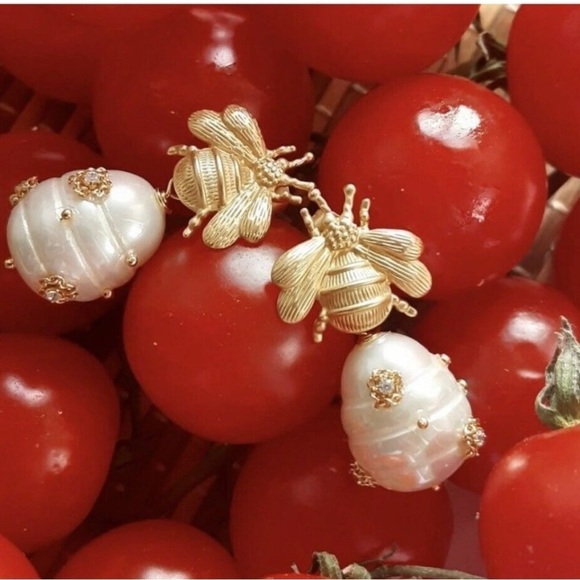 Gorgeous Bee Baroque Freshwater Pearl Drop Earrings Matte stainless steel - Picture 4 of 10